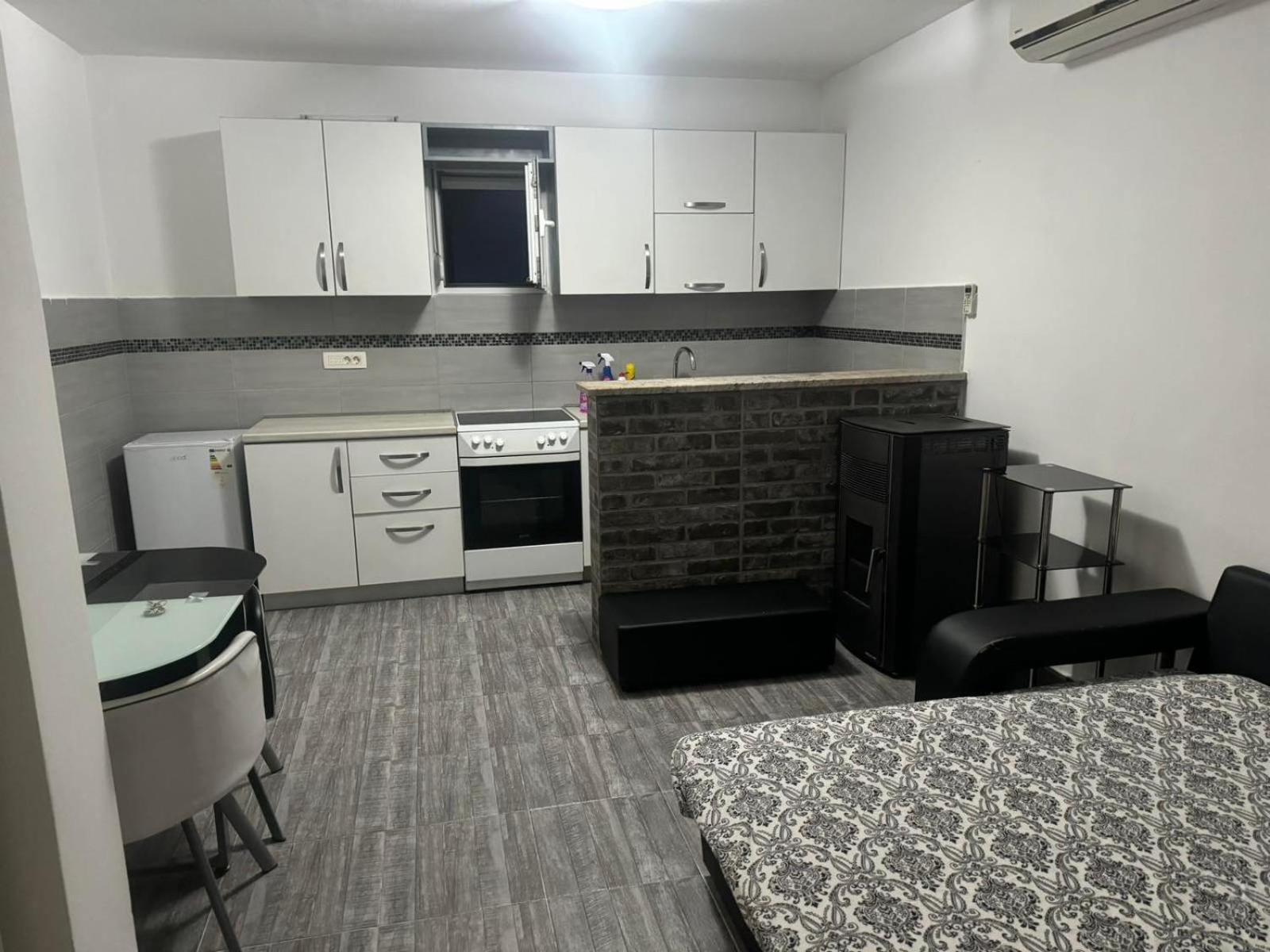 Anita Guest House Tivat Ngoại thất bức ảnh